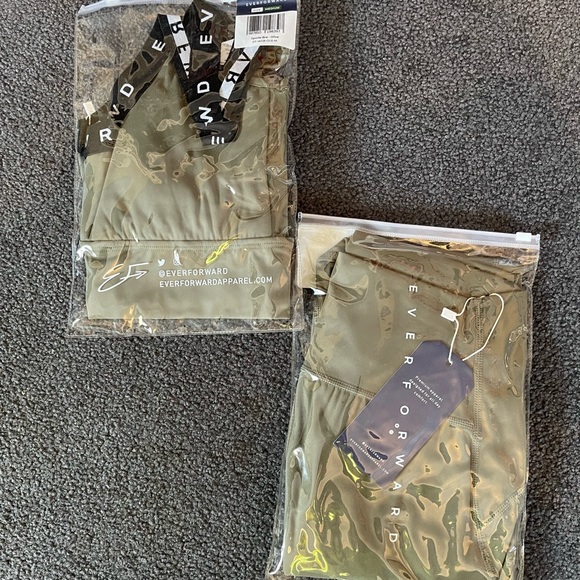 NEW - Everforward Green Set - Picture 3 of 3